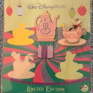 Disney Passholder Exclusive pin 